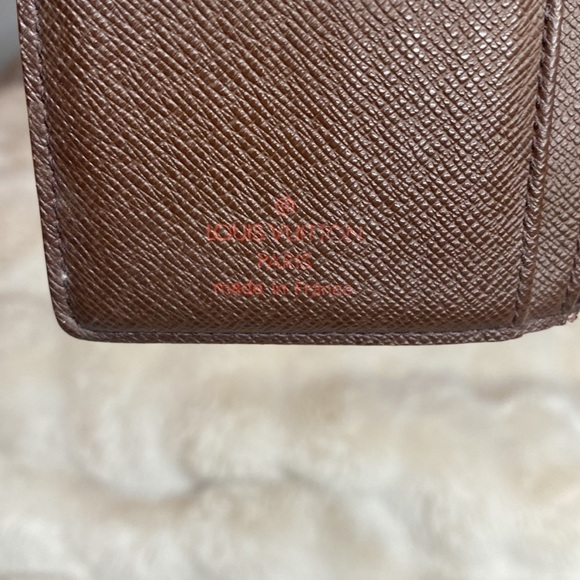 LOUIS VUITTON DAMIER KISSLOCK WALLET - Picture 3 of 12